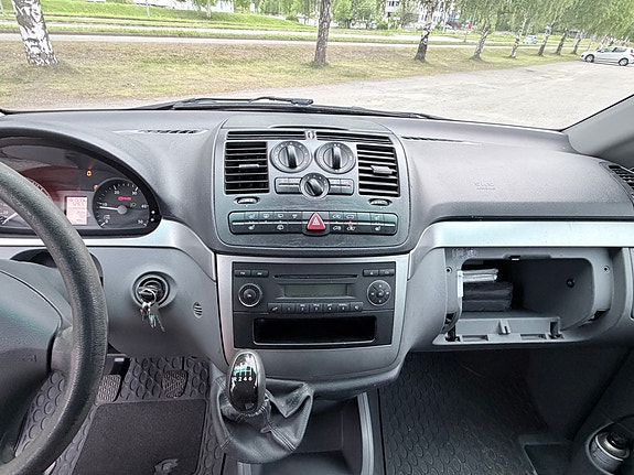 Mercedes-Benz Vito 111 10 of 24