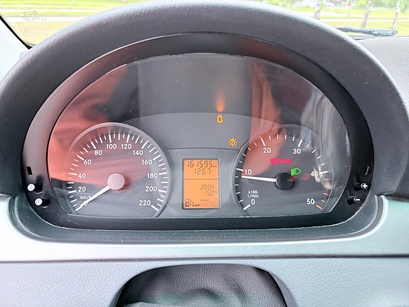 Mercedes-Benz Vito 111 9 of 24