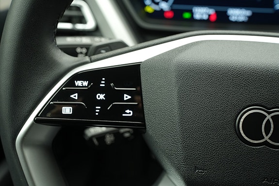 Audi e-tron 29 of 30