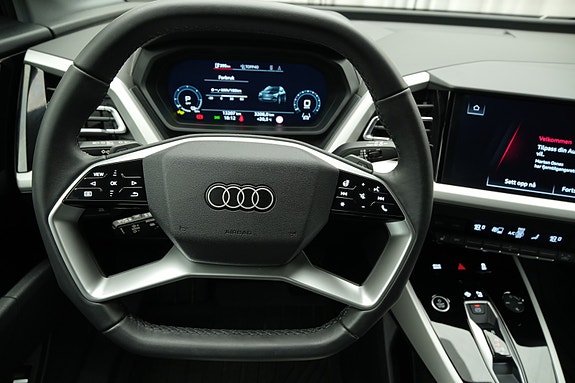 Audi e-tron 24 of 30