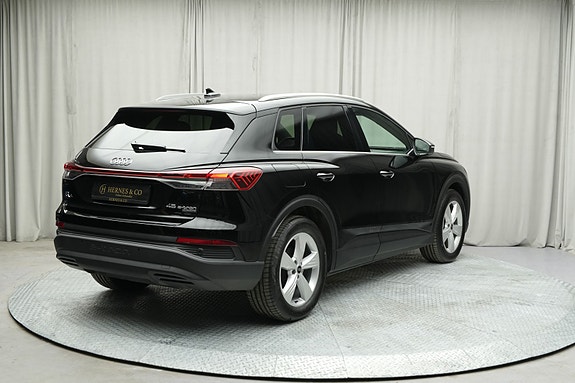 Audi e-tron 9 of 30