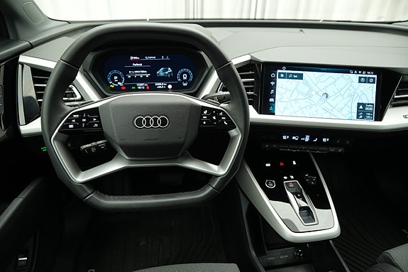 Audi e-tron 23 of 30