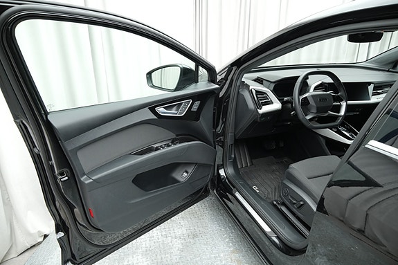 Audi e-tron 19 of 30