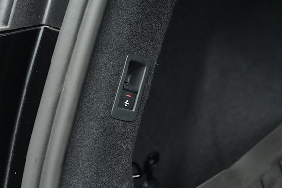Audi e-tron 12 of 30
