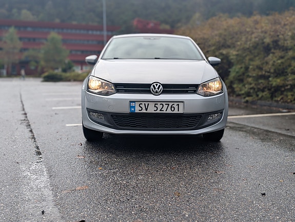 Volkswagen Polo 2 of 5