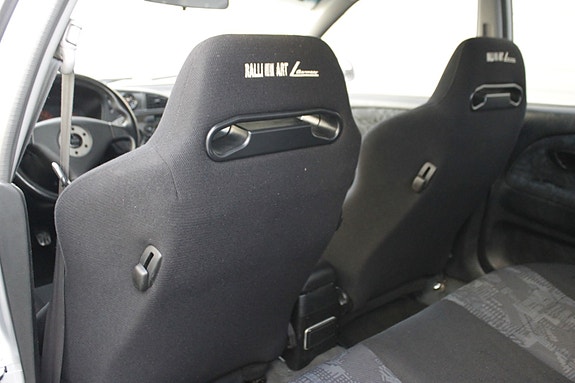 Mitsubishi Lancer 17 of 30