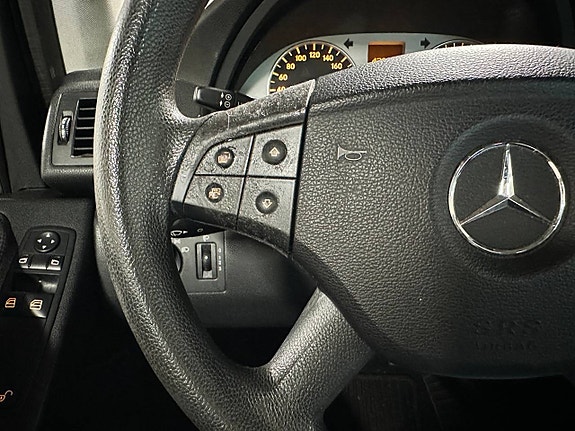 Mercedes-Benz 180 16 of 22