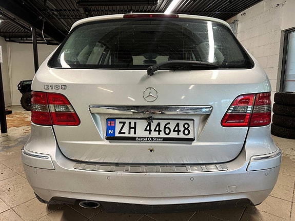 Mercedes-Benz 180 4 of 22