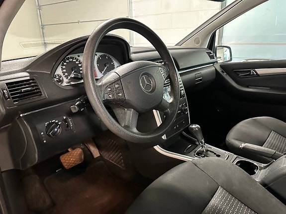 Mercedes-Benz 180 11 of 22