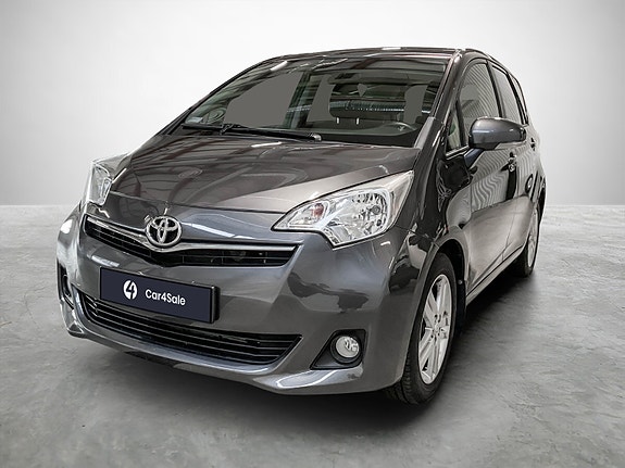 Toyota Verso-S 2 of 24