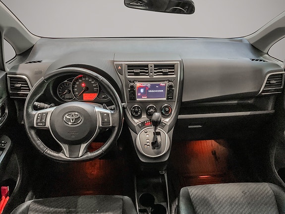 Toyota Verso-S 10 of 24