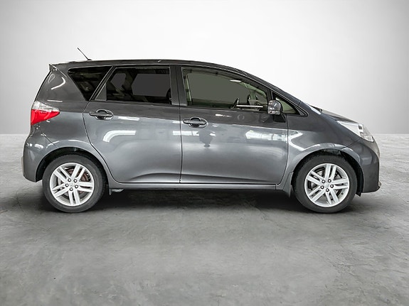 Toyota Verso-S 6 of 24