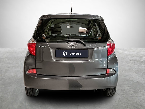 Toyota Verso-S 5 of 24