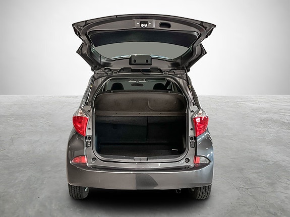 Toyota Verso-S 19 of 24