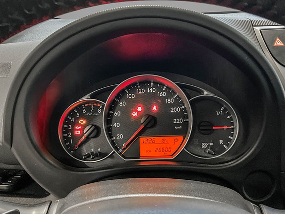 Toyota Verso-S 12 of 24