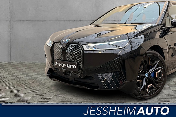 BMW iX 2 of 30