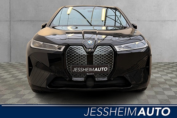BMW iX 16 of 30