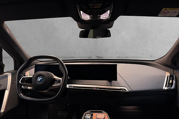 BMW iX 29 of 30