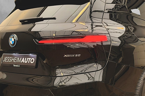 BMW iX 9 of 30