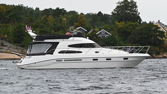 Sealine T47: 3 lugarer 2 bad – Ny kalesje - Nirox - Generator - 2 x ankervinsj 2 of 30