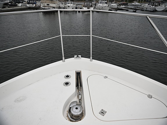 Sealine T47: 3 lugarer 2 bad – Ny kalesje - Nirox - Generator - 2 x ankervinsj 22 of 30