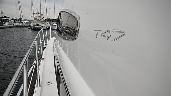 Sealine T47: 3 lugarer 2 bad – Ny kalesje - Nirox - Generator - 2 x ankervinsj 23 of 30