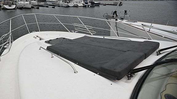 Sealine T47: 3 lugarer 2 bad – Ny kalesje - Nirox - Generator - 2 x ankervinsj 20 of 30