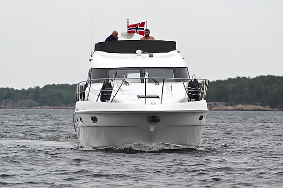 Sealine T47: 3 lugarer 2 bad – Ny kalesje - Nirox - Generator - 2 x ankervinsj 4 of 30