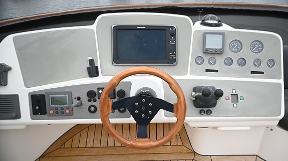 Sealine T47: 3 lugarer 2 bad – Ny kalesje - Nirox - Generator - 2 x ankervinsj 10 of 30