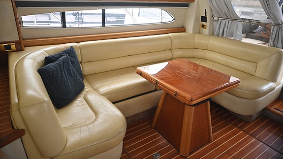 Sealine T47: 3 lugarer 2 bad – Ny kalesje - Nirox - Generator - 2 x ankervinsj 28 of 30