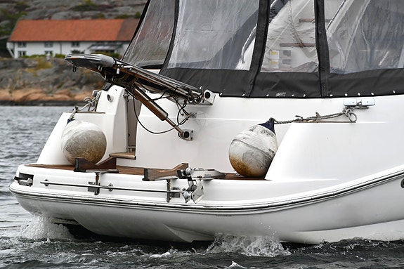 Sealine T47: 3 lugarer 2 bad – Ny kalesje - Nirox - Generator - 2 x ankervinsj 9 of 30