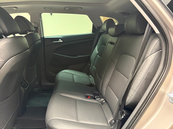 Hyundai Tucson 30 of 30