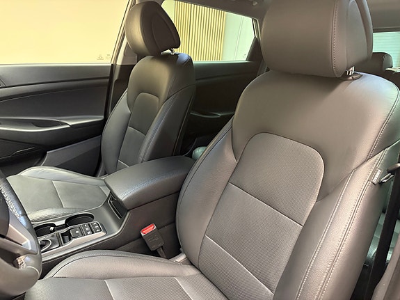 Hyundai Tucson 14 of 30