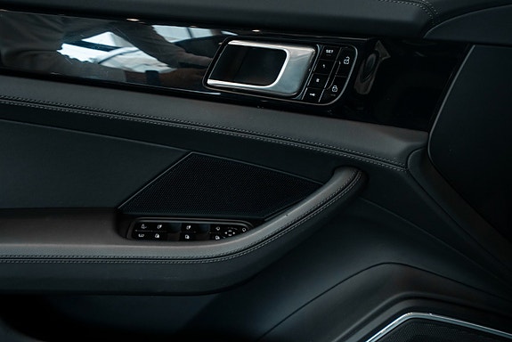 Porsche Panamera 15 of 28
