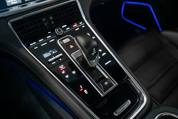 Porsche Panamera 21 of 28