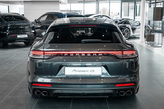 Porsche Panamera 8 of 28