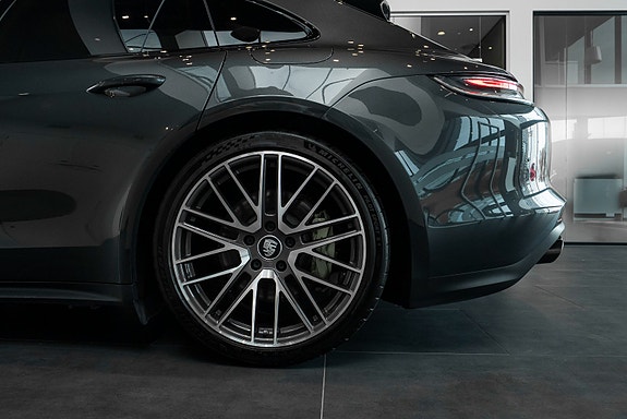 Porsche Panamera 6 of 28