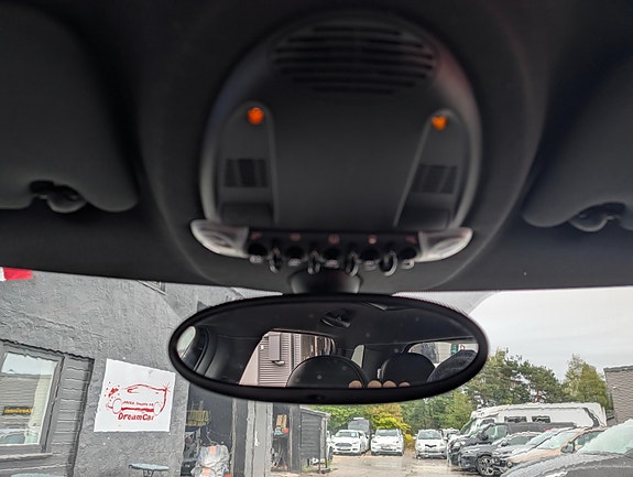 MINI Cooper 19 of 19