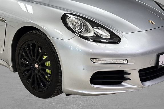 Porsche Panamera 5 of 30