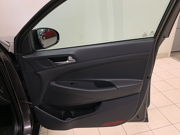 Hyundai Tucson 18 of 28