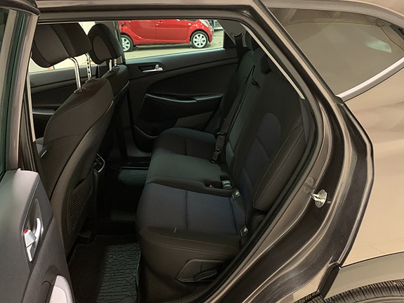 Hyundai Tucson 15 of 28