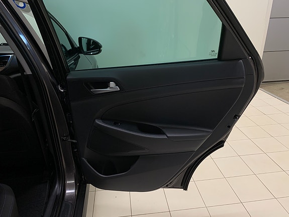 Hyundai Tucson 16 of 28