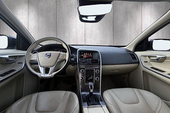 Volvo XC60 12 of 23