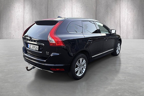 Volvo XC60 3 of 23