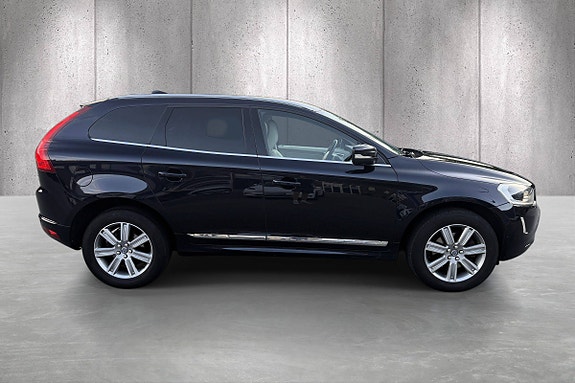Volvo XC60 2 of 23