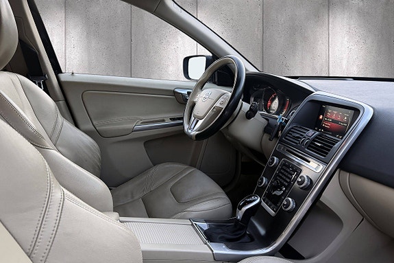 Volvo XC60 9 of 23
