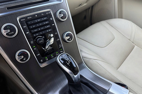Volvo XC60 18 of 23