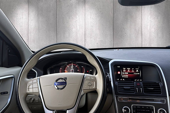 Volvo XC60 13 of 23