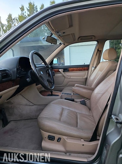 BMW 7-Serie 6 of 15