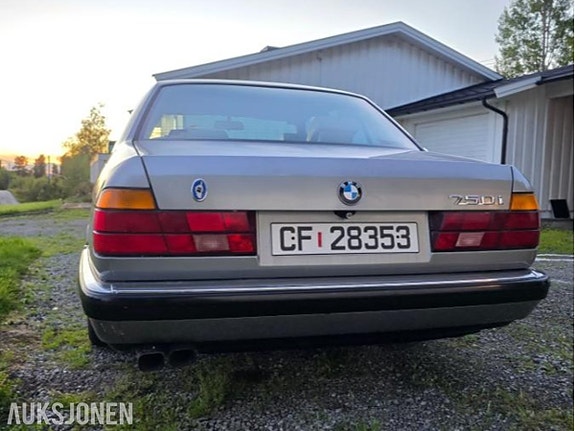 BMW 7-Serie 4 of 15